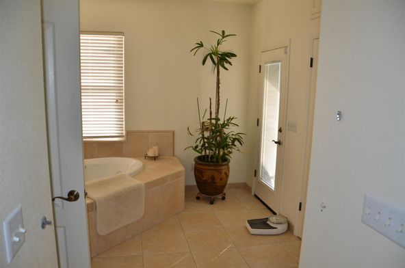 10855 E Nebraska Ave, Selma, CA 93662